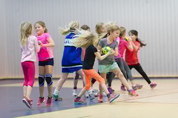 Interncup og håndballskole i Njårdhallen lørdag 17. september